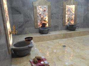 Luxury Triple Room room in Vendome Hotel