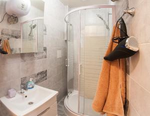 Квартира на вулиці Дорошенка 12 в центрі Львова недалеко Оперного театру з власною парковкою у дворі