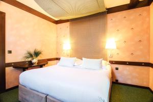 Hotels Hotel Au Logis des Remparts : photos des chambres