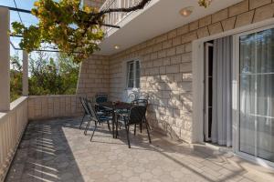 Family Apartment with Terrace and Sea View room in Villa Livia Apartments