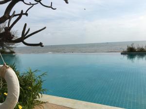 Seaside Apartment at Cha-Am