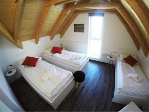 Two-Bedroom Apartment - Attic room in Apartmány ROSE Lednice