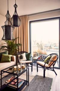 Forest Park by Zoom Apartments