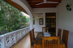 Ravi Villa Hikkaduwa