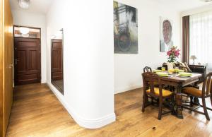 Old Town Brigue Apartment by Otium