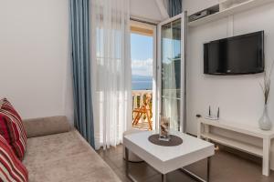 Apartment with Balcony and Sea View room in Villa Livia Apartments