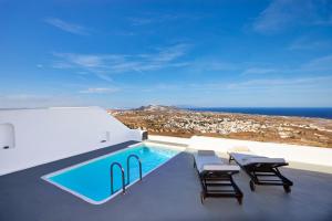 Vita Suite with Private Heated Pool and Panoramic Island View room in Carpe Diem Santorini