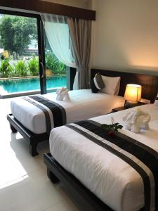 Amarina Green