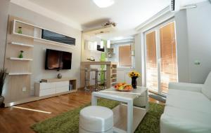 Apartments Matjan with private garages