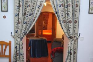 Three-Bedroom Townhouse room in Cueva El Jaraiz
