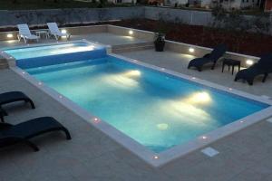 3 hvězdičkov&yacute; apartm&aacute;n Apartments with a swimming pool Valbandon, Fazana - 2201 &Scaron;tinjan Chorvatsko