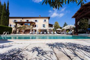 Accommodation in Roquefort-les-Pins