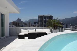 Rio037-3 bedroom penthouse in Ipanema with pool