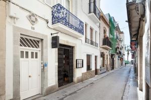 Sitges Group Blue&White