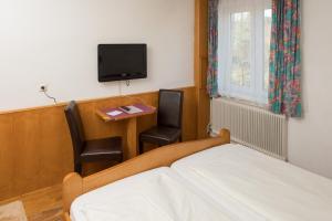 Budget Double Room room in Rosslwirt Motel an der A1