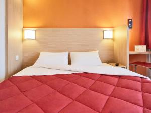 Hotels Premiere Classe Plaisir : photos des chambres