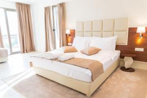 Triple Room with Balcony room in Hotel Kadmo by Aycon