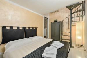 Santo Spirito Frescos by Mmega