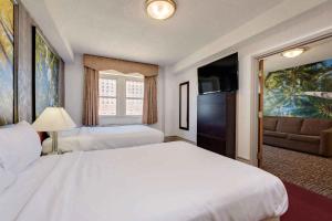 One-Bedroom Suite with Two Double Beds - Non-Smoking room in Madison Hotel Boardwalk