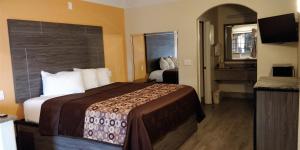 King Room room in Regency Inn and Suites Galena Park