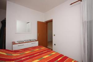 Two-Bedroom Apartment with Terrace and Sea View room in Apartments with a parking space Murter - 5115