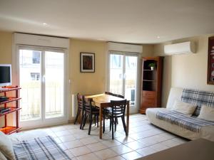 Appartements Appartement lumineux avec balcon au coeur de Paris : photos des chambres