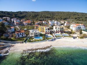 4 star casa rural Acadia Beach Villas Slatine Slatine Croacia