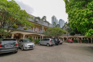 Reddoorz Plus @ Karet Pedurenan 3