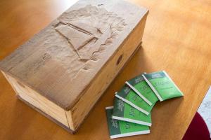 Authentic Dutch Houseboat in Amsterdam Zuid