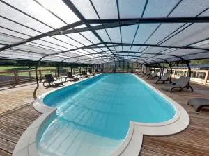 Camping Les Vernieres La Bourboule Sancy - 拉布尔布勒