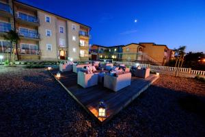 Sunset Deluxe Apartments