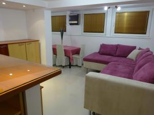 Jasmin White Apartment