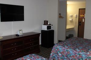 Coratel Inn and Suites Maple Grove