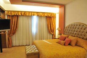Alkazar Hotel
