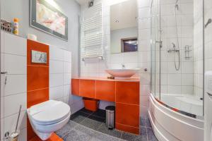 Lisi Jar, Sun & Snow