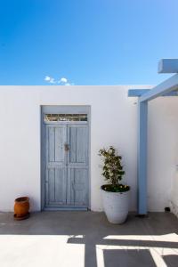 Thomas Villas on the beach Katapola Amorgos Greece