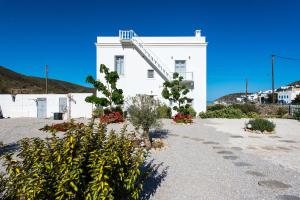 Thomas Villas on the beach Katapola Amorgos Greece