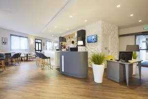 基里雅德巴黎奎斯特伯宗拉德芳斯酒店 - 埃尔布莱