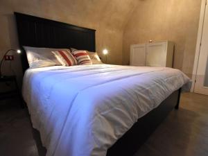 Farmstead Mansion Perfect for Relaxing