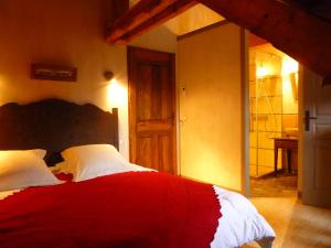 B&B / Chambres d'hotes B&B Fontbriand : Chambre Double - Vue sur Montagne