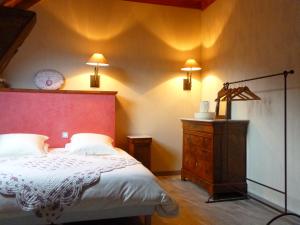 B&B / Chambres d'hotes B&B Fontbriand : Chambre Lit King-Size Standard