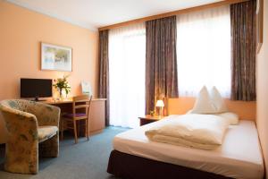 Superior Single Room with Balcony room in Hotel Moserwirt