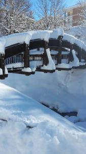 Apartment with Mountain View