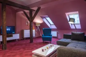 Spacious and Quiet Attic Flat in Centre - Praha