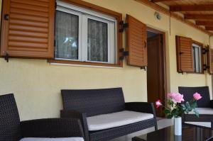 Chrissa Camping Rooms & Bungalows Parnassos Greece