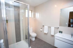 Blue Whale Motor Inn & Apartments