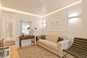 BmyGuest - Exclusive Downtown Apartment