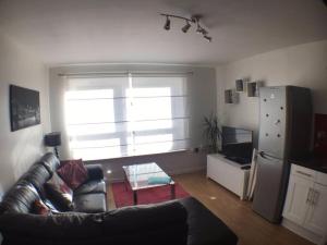 3 Bedroom Flat Near City Centre Sleeps 6 Edinburgh