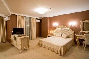VIP Junior Suite with Free Underground Parking room in Hotel Diamond