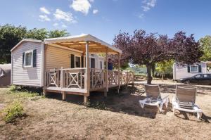 Villages vacances Camping RCN Val de Cantobre : photos des chambres